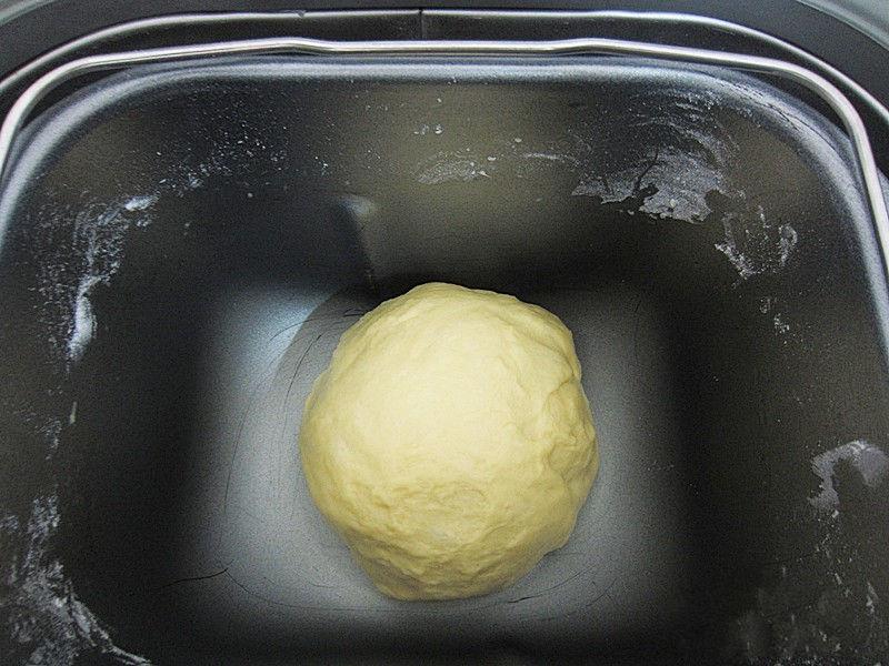 毛毛虫面包的做法，怎样制作毛毛虫面包，毛毛虫面包的详细制作教程丨烘焙培训